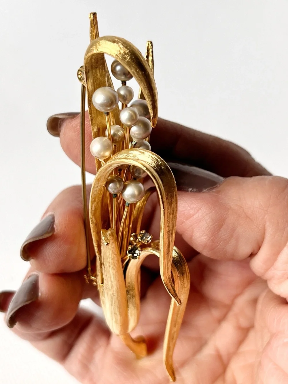 Vintage Richelieu Pearl Lily Gold Tone Brooch 1950’s